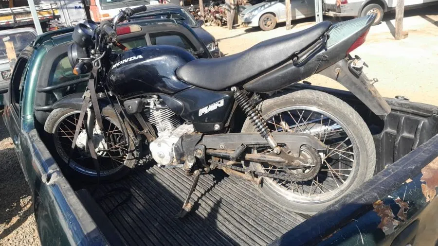 PM apreende dois menores com moto furtada no bairro Industrial em São João Nepomuceno