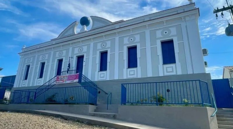 Desfile Histórico dos Anos 60 a 90 Encanta Escola Dona Prudenciana e Celebra Dedicação de Alunos e Professores