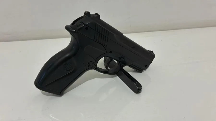 Polícia Militar apreende simulacro de arma no Centro de São João Nepomuceno